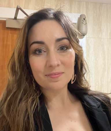 Claudia M. 43 años